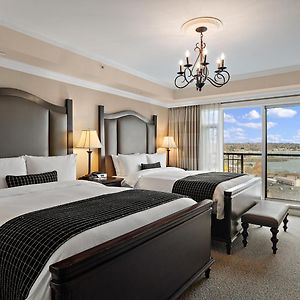 Guest Room Partial Ocean View Double Queen